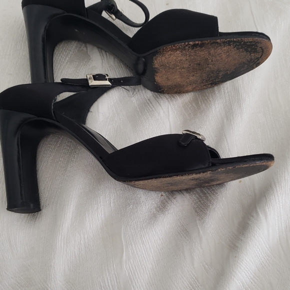 Calvin Klein sandal muted satin finish - Picture 4 of 6